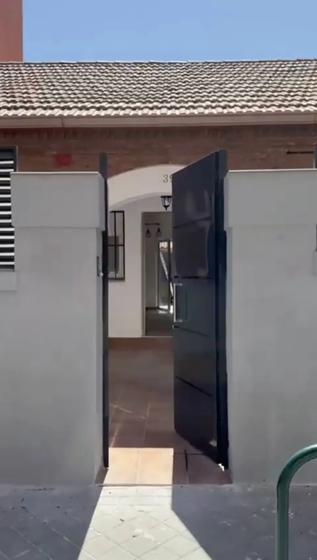 Exteriores: Acceso a vivienda
